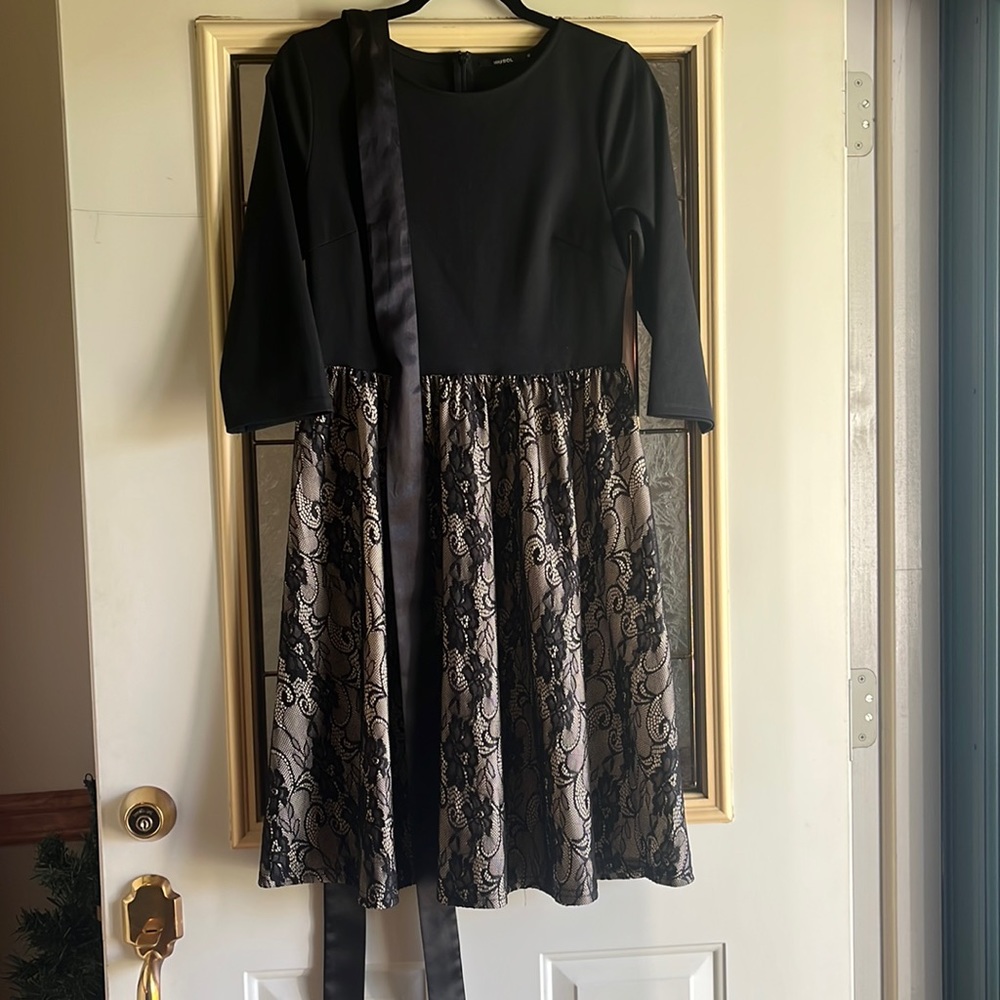 Women’s Muisol black formal lace dress